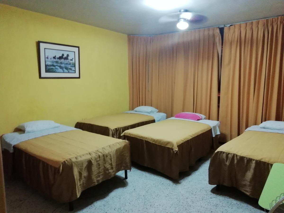 Hospedaje Oasis Chiclayo Extérieur photo